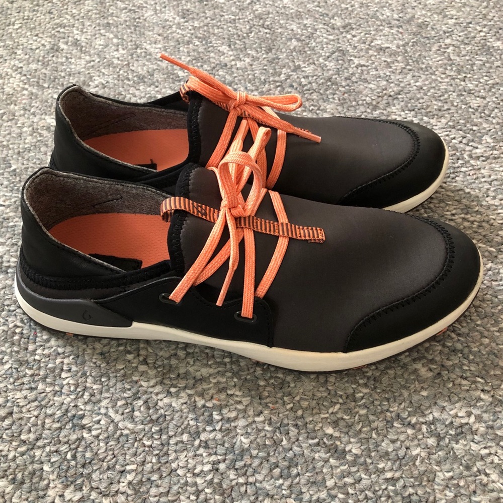 Olukai Mikili Water Resistant sneakers Size 9
